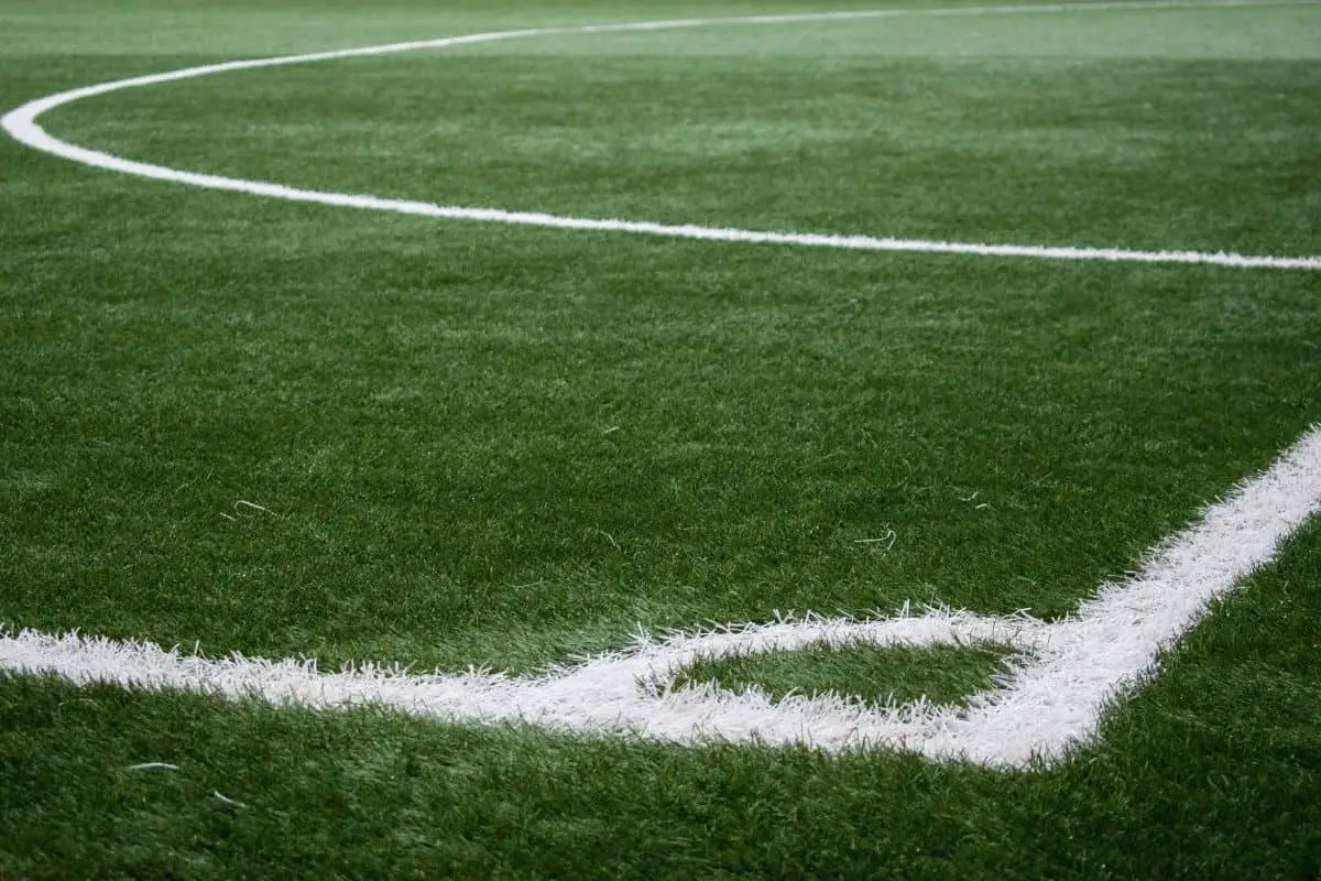 Das Fußballfeld – Maße, Eigenschaften & weitere Infos