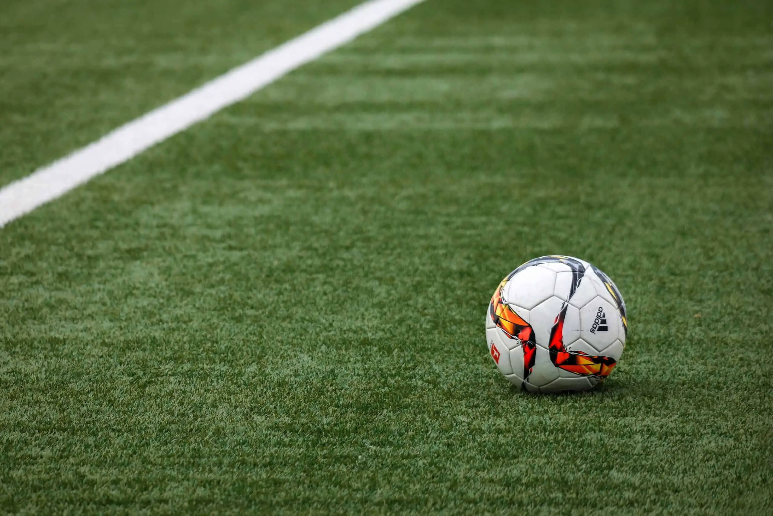 Wie viel wiegt ein Fußball ? – Infos rund um den Ball